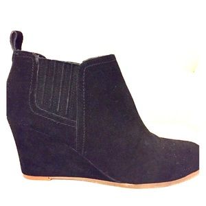 Dolce Vita Black Wedge Booties (Women’s Size 9.5)